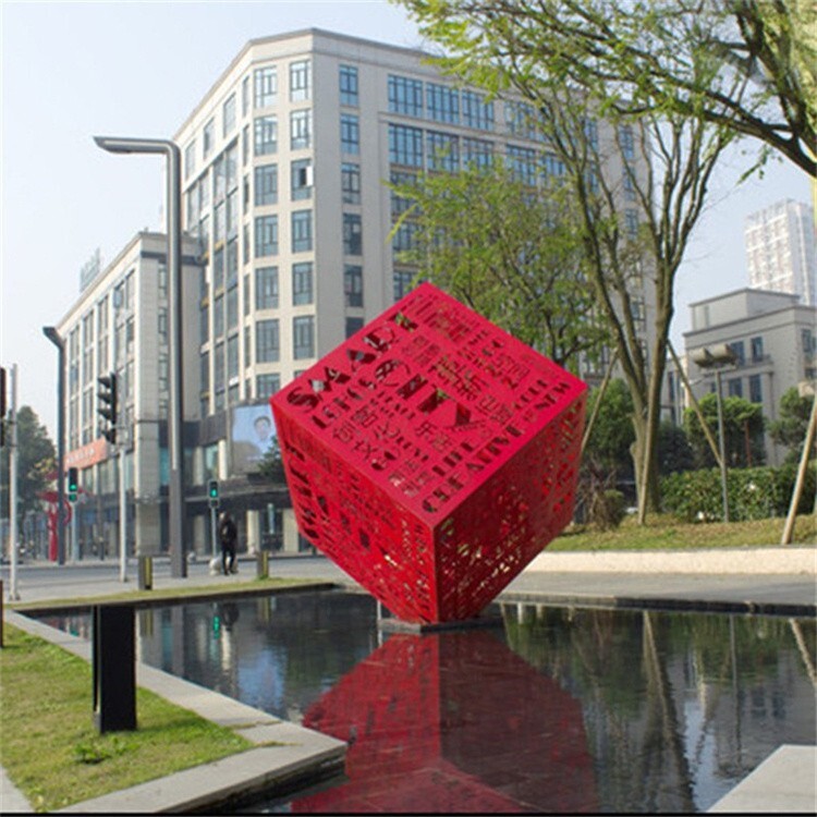 不锈钢正方体雕塑 现代园林景观中的几何美学——保定创荣园林景观工程